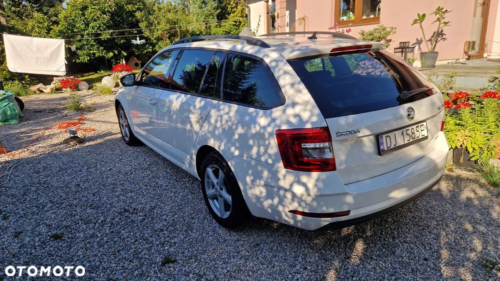 Skoda Octavia 2.0 TDI 4x4 Ambition DSG - 4