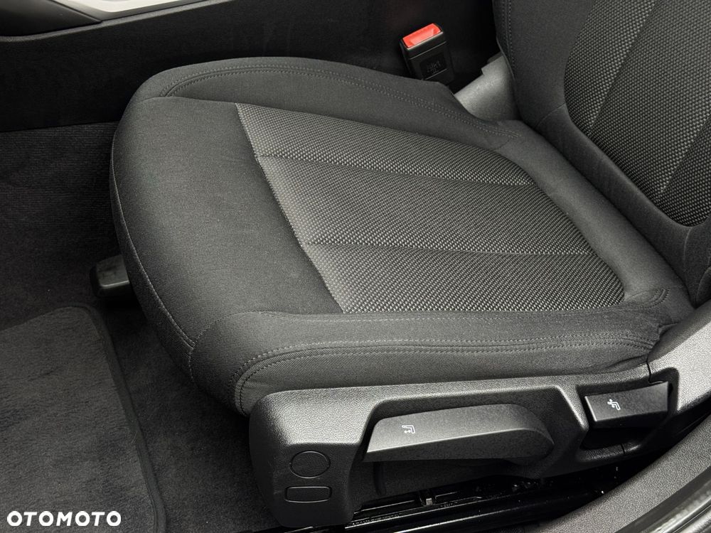 BMW Seria 3 318i - 13