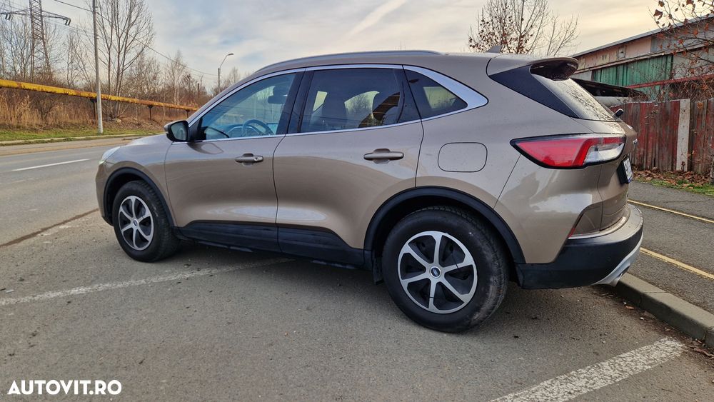 Ford Kuga 1.5 EcoBoost 2WD Titanium - 2