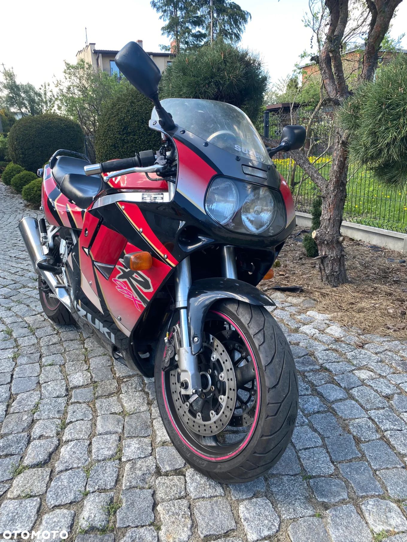 Suzuki GSX-R - 1