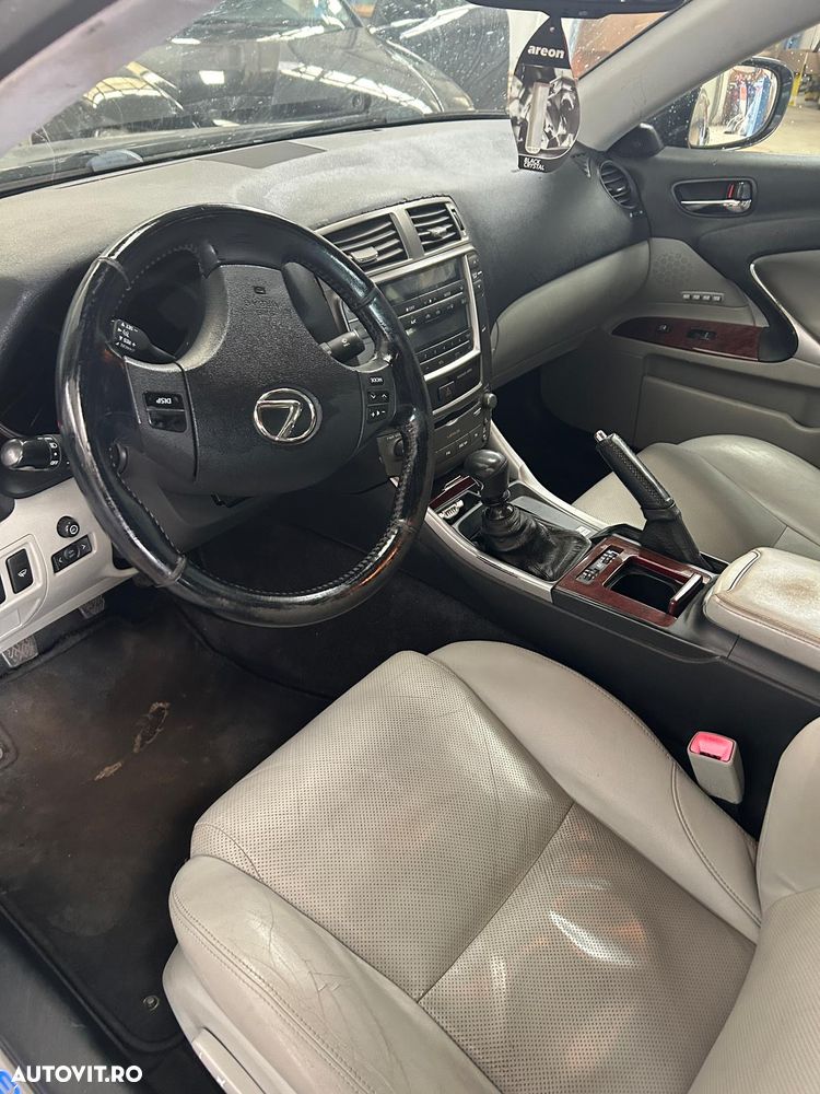Lexus Seria IS 220d - 2