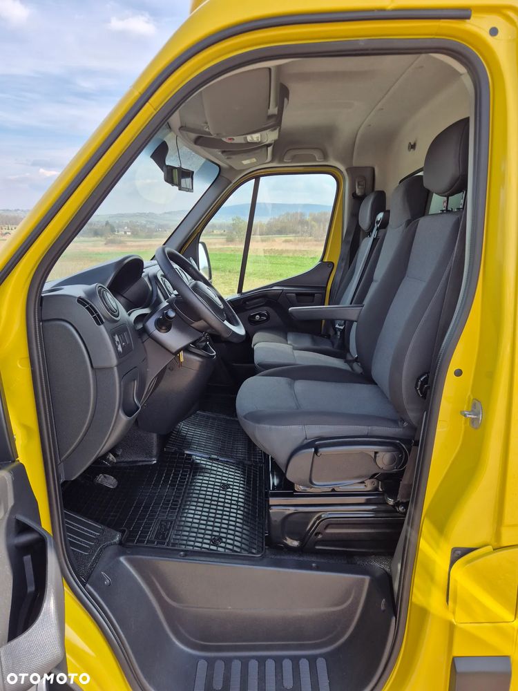 Renault MASTER 2.3 DCI KONTENER 8EP SALON PL I-WŁAŚCICIEL 2019R KLIMA AIRBAG KAMERA - 24