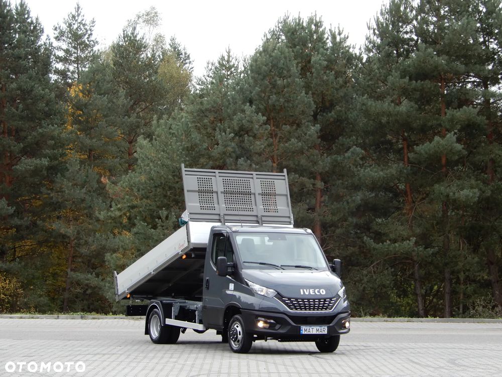 Iveco DAILY 50C18 Wywrotka Kiper Wywrot x 3 Strony 3.63 CM Długi Renomowanej Firmy AGB-PROJECT Rozstaw Osi 3450 mm Blokada Mostu HAK 3500 Kg 13 Tys Km Przeb. Stan Auta NOWY - 2