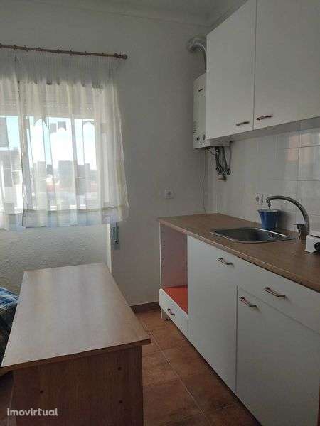 Estúdio central nas Caldas da Rainha - Grande imagem: 2/6