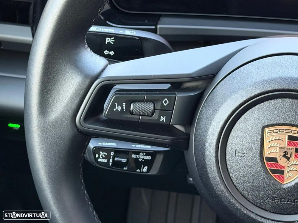Porsche Macan Electric 4 - 44