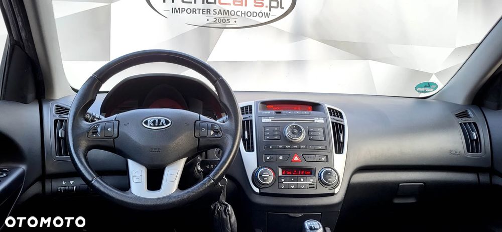 Kia Ceed 1.6 CVVT Dream-Team Edition - 23