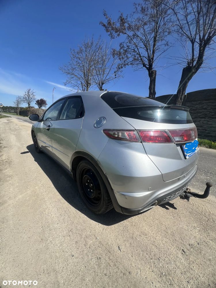 Honda Civic 1.8i-VTEC Sport - 2