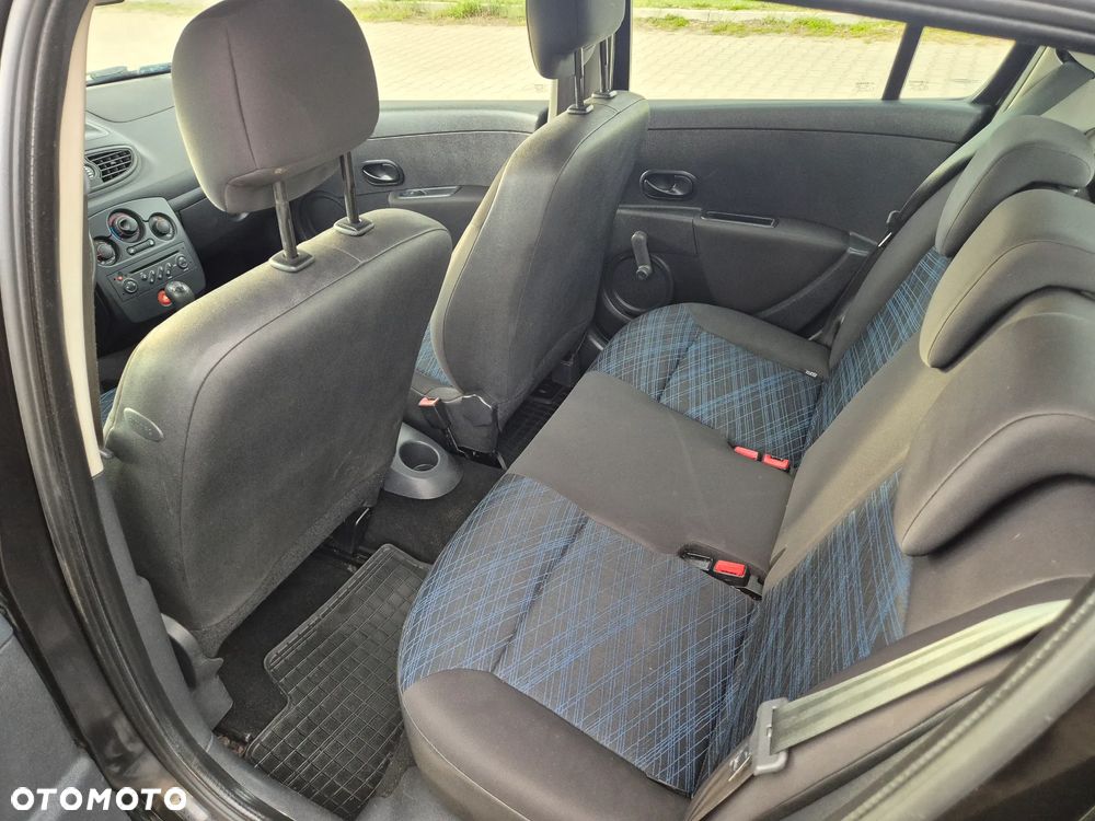 Renault Clio 1.5 dCi Alize - 11