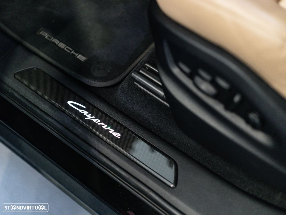 Porsche Cayenne Coupé E-Hybrid - 25