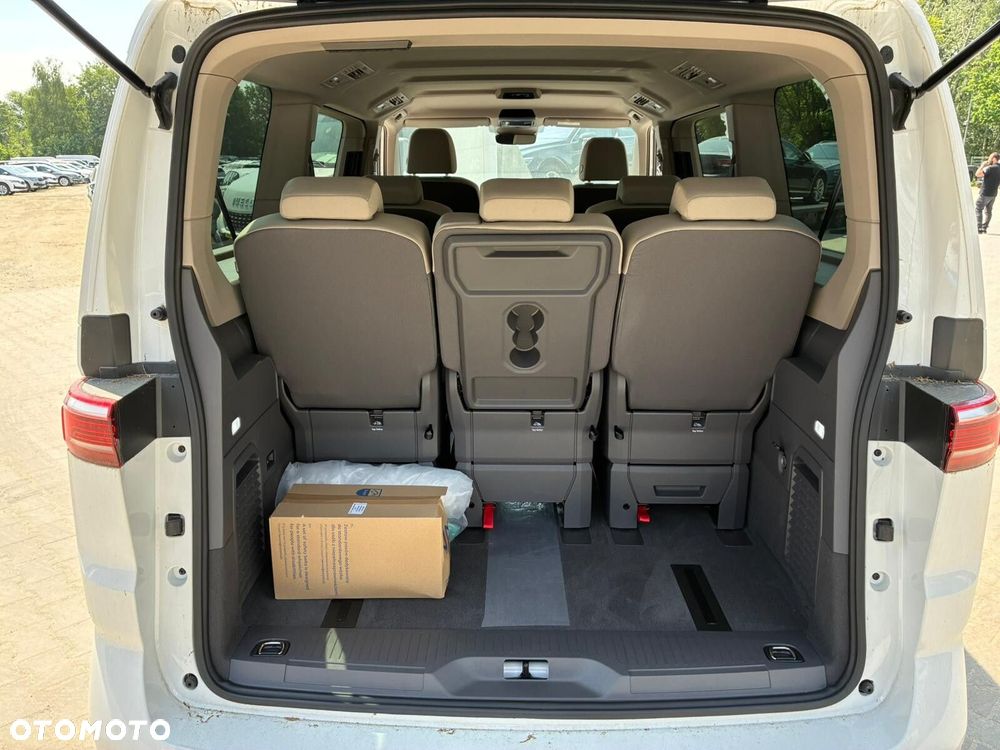 Volkswagen Multivan - 34