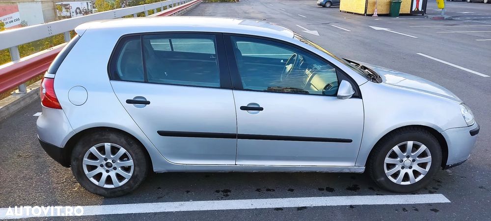 Volkswagen Golf - 1