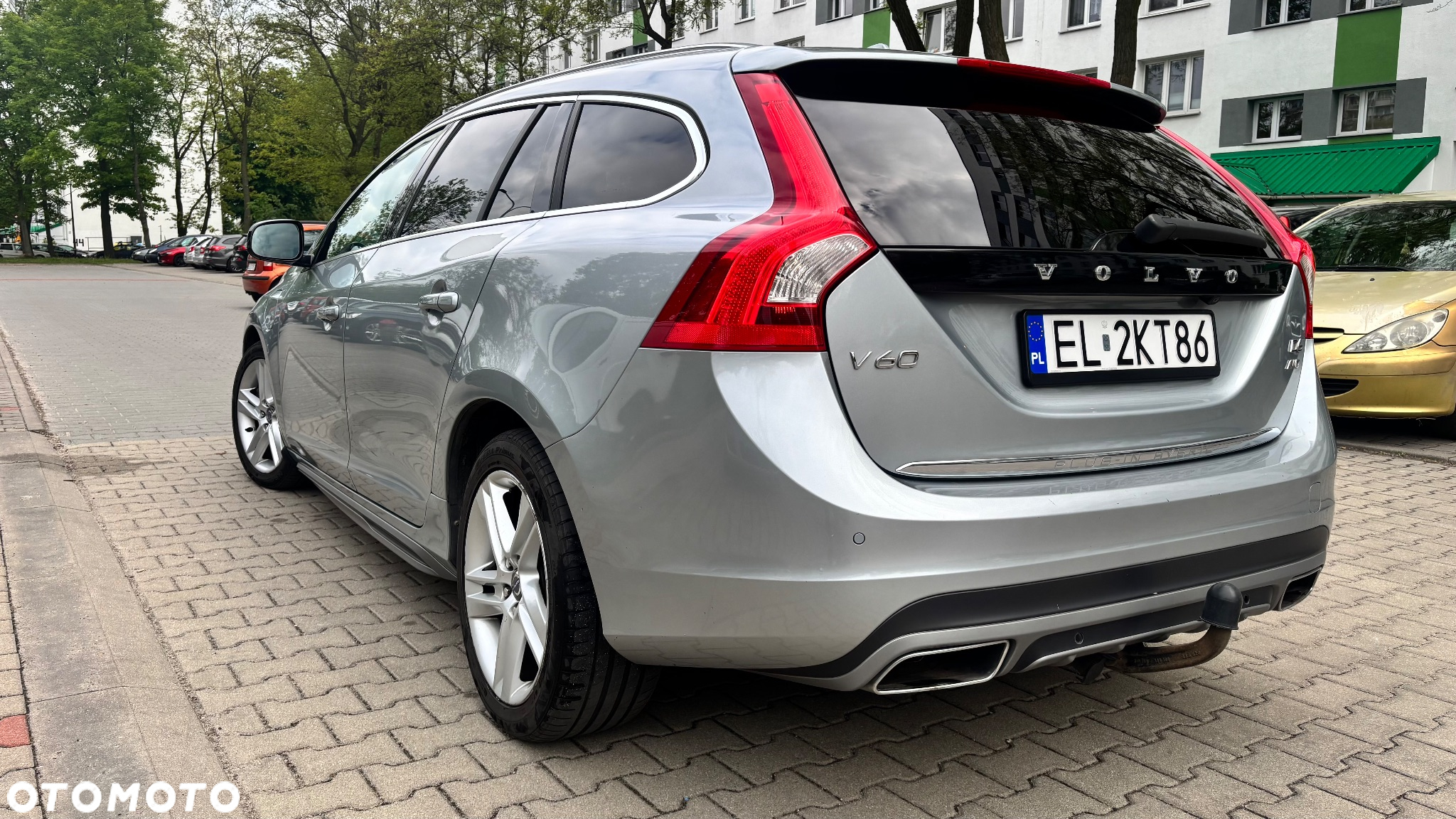Volvo V60 D6 AWD Plug-in Hybrid Summum - 14