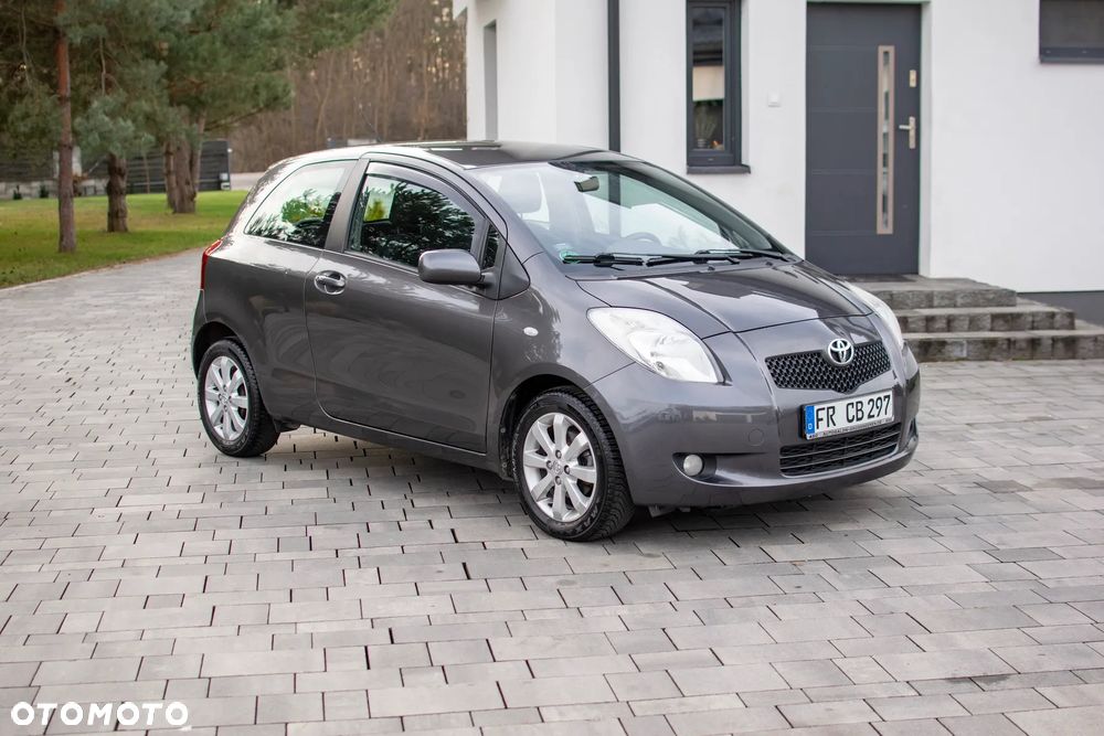 Toyota Yaris - 1
