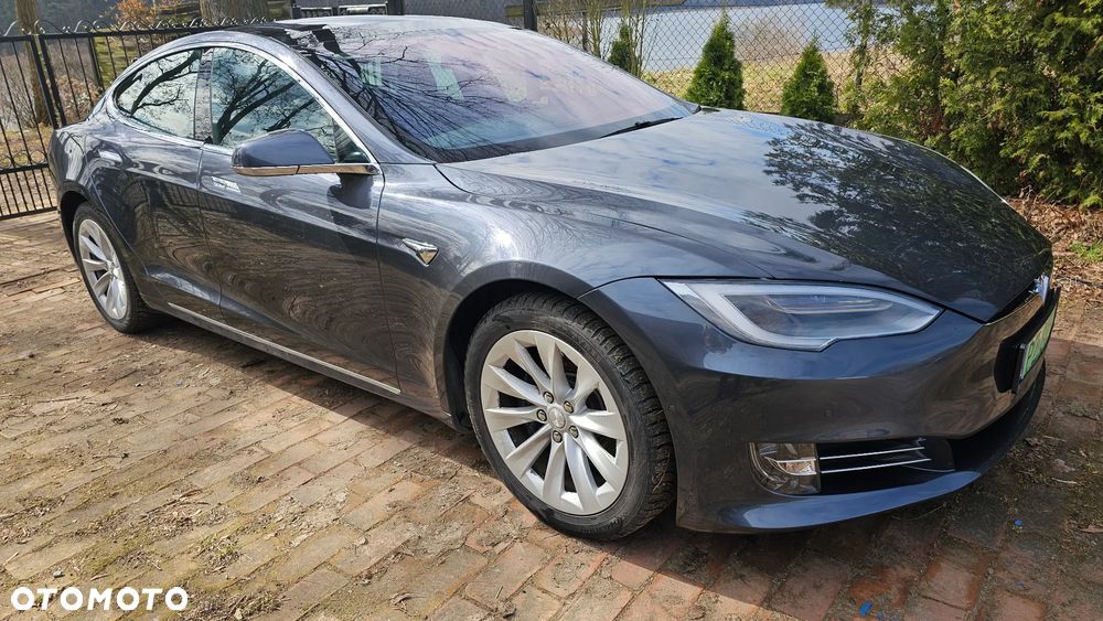Tesla Model S - 16