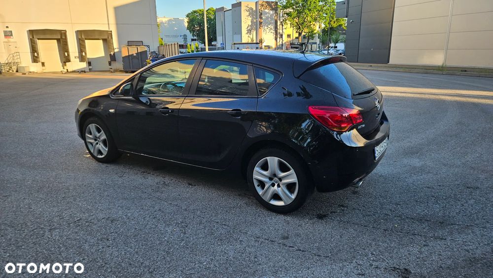 Opel Astra 1.4 Turbo 150 Jahre - 13