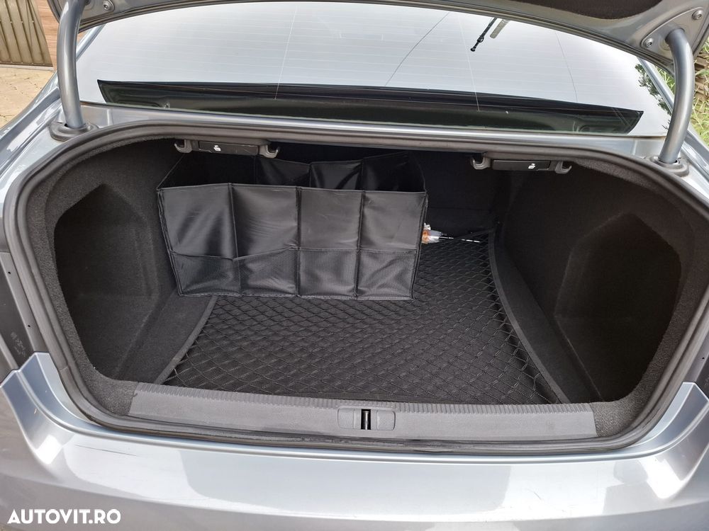Volkswagen Passat 2.0 TDI Blue TDI DSG Comfortline - 5