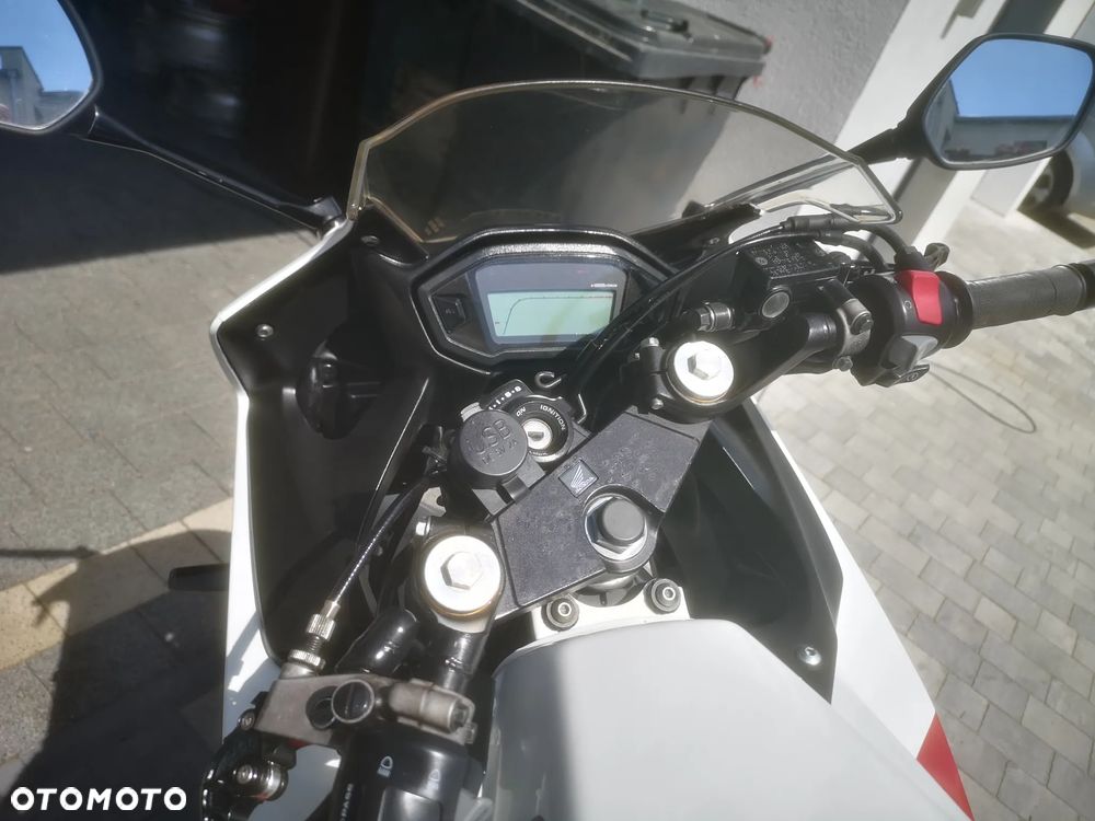 Honda CBR - 7