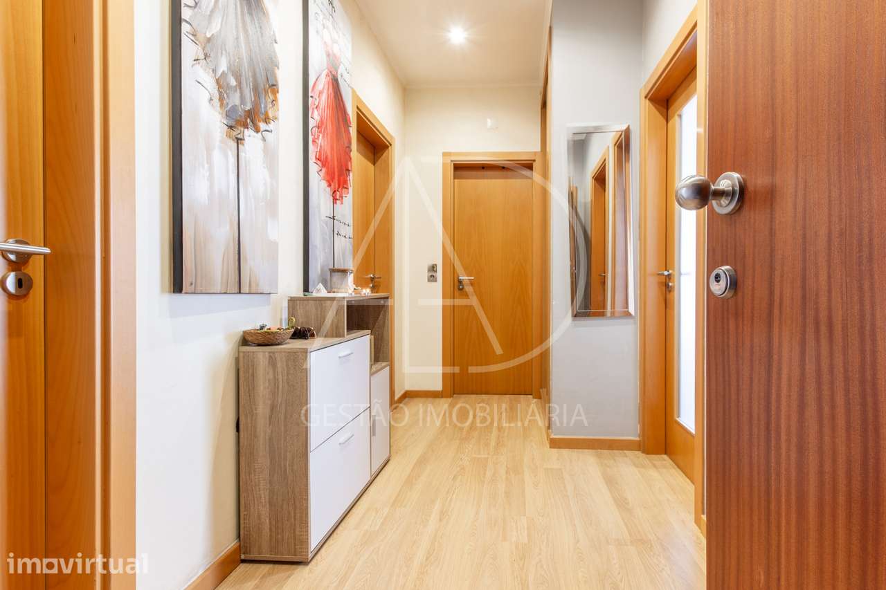 Apartamento T2 bem localizado em Baixa da banheira - Grande imagem: 2/18