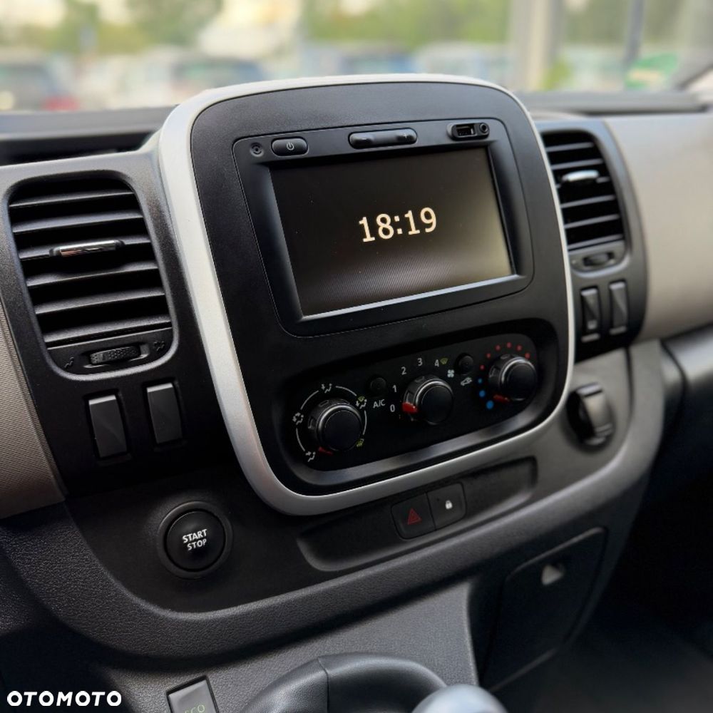 Renault Trafic - 25