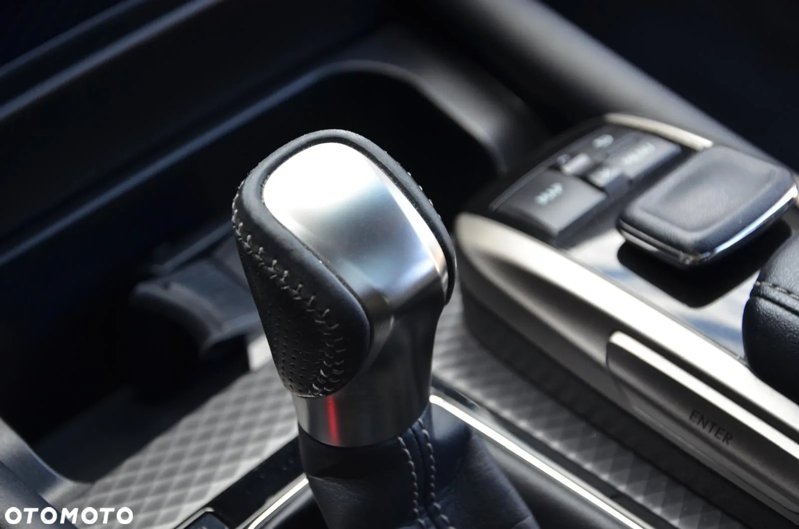 Lexus GS 450h F Sport - 24
