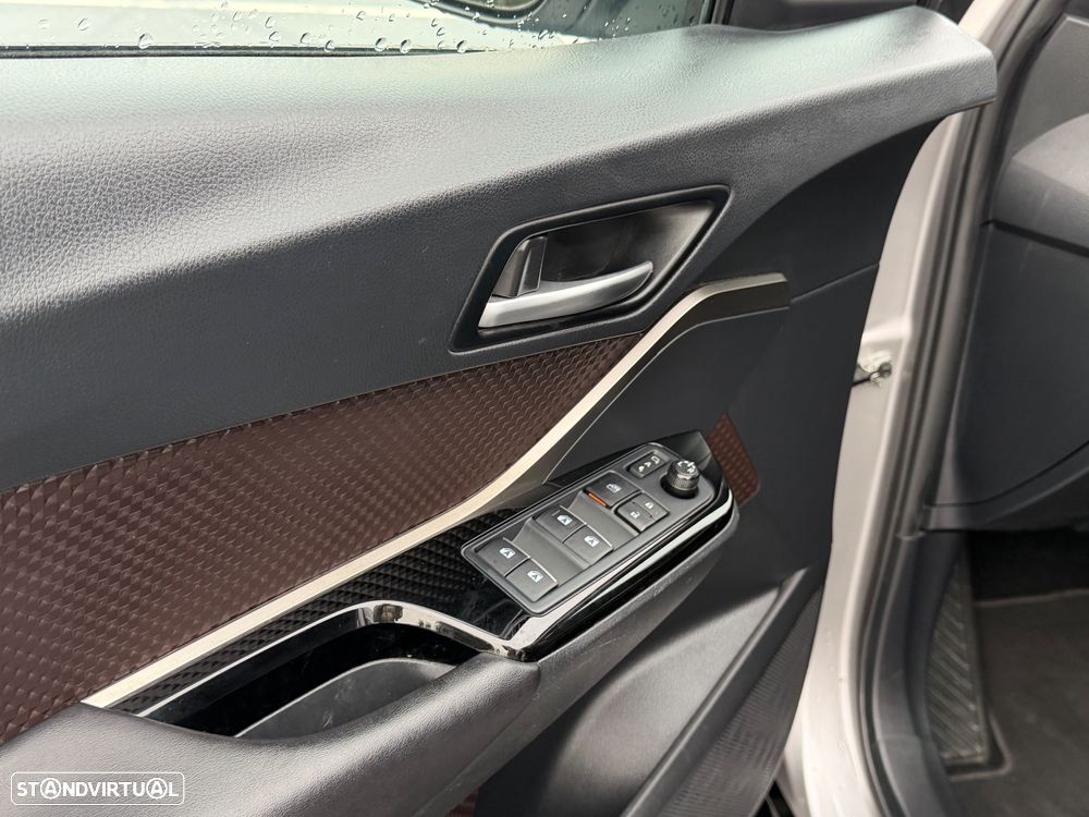 Toyota C-HR 1.8 HSD Exclusive+P.Luxury - 40