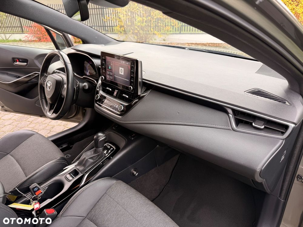 Toyota Corolla 2.0 Hybrid Executive - 13