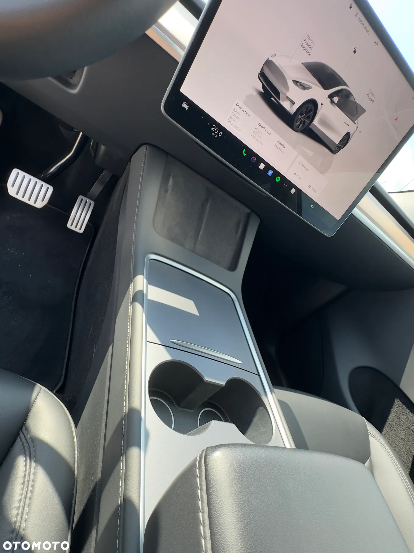 Tesla Y Performance AWD - 16