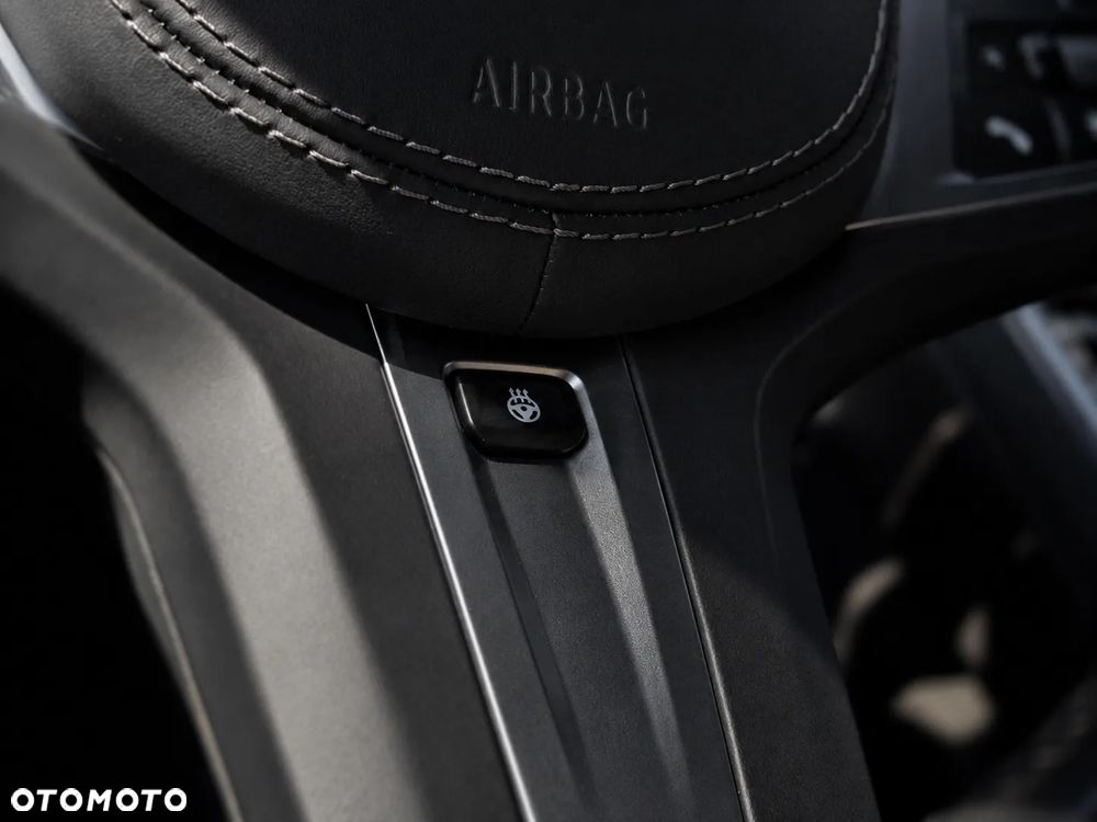 BMW Seria 8 - 19