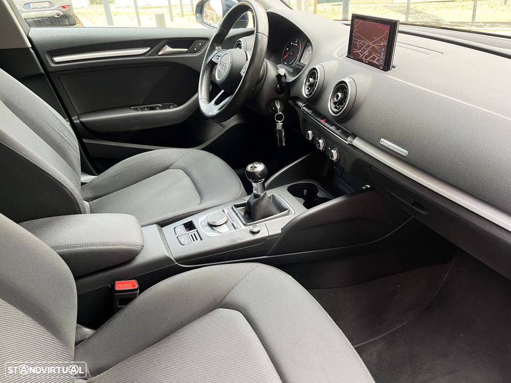 Audi A3 Sportback 1.6 TDI Design - 13