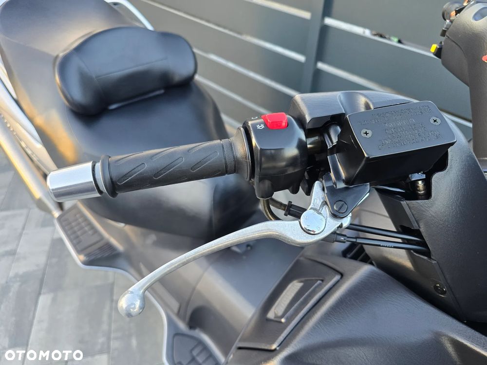 Suzuki Burgman - 14