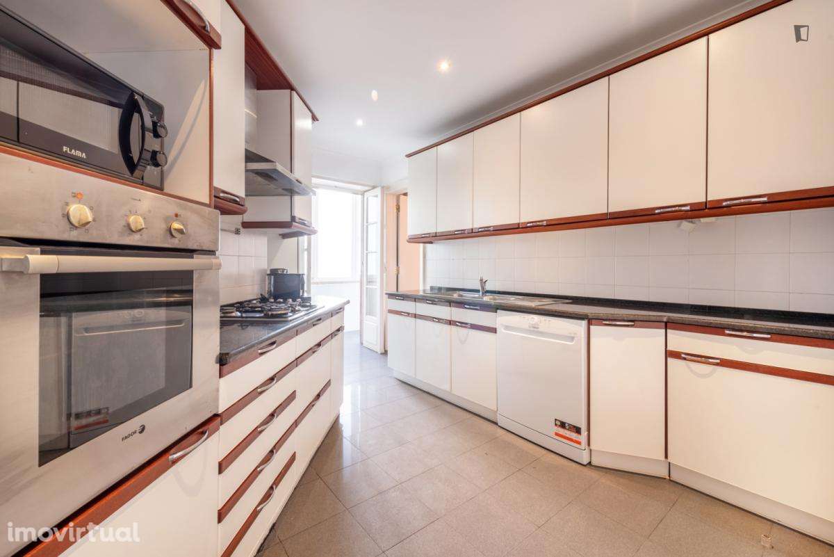 Quarto - localizado em Picoas Lisbon - Grande imagem: 5/14