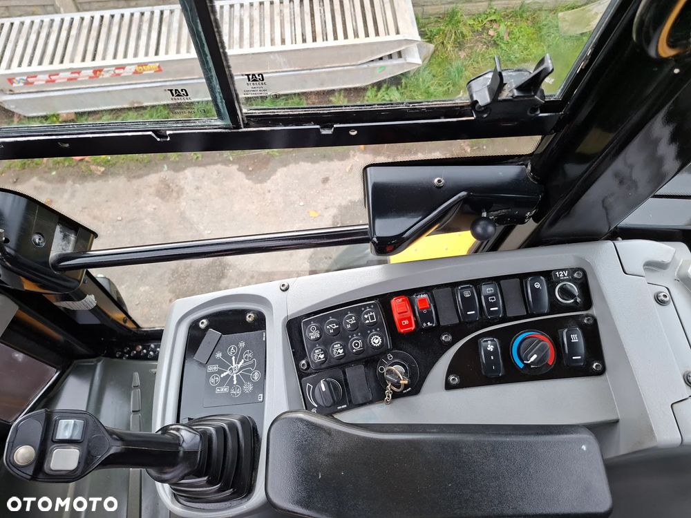 Caterpillar CAT 914 M - 32