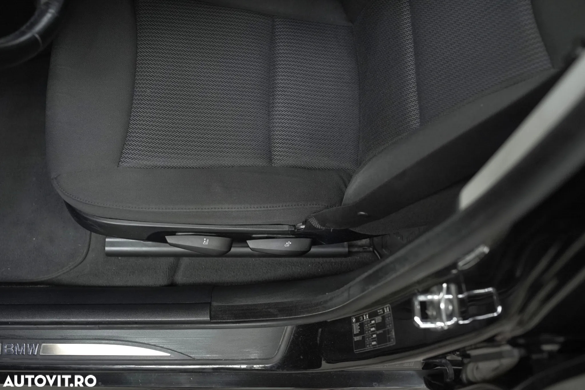 BMW Seria 3 318d - 13
