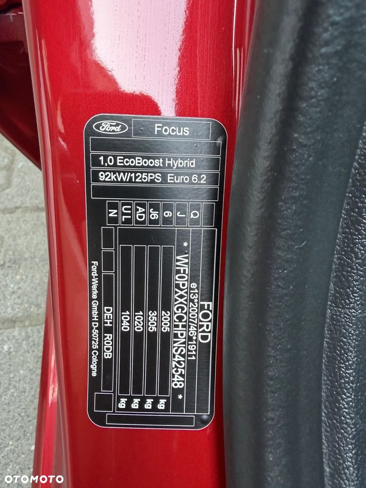 Ford Focus 1.0 EcoBoost Hybrid ST-LINE - 35