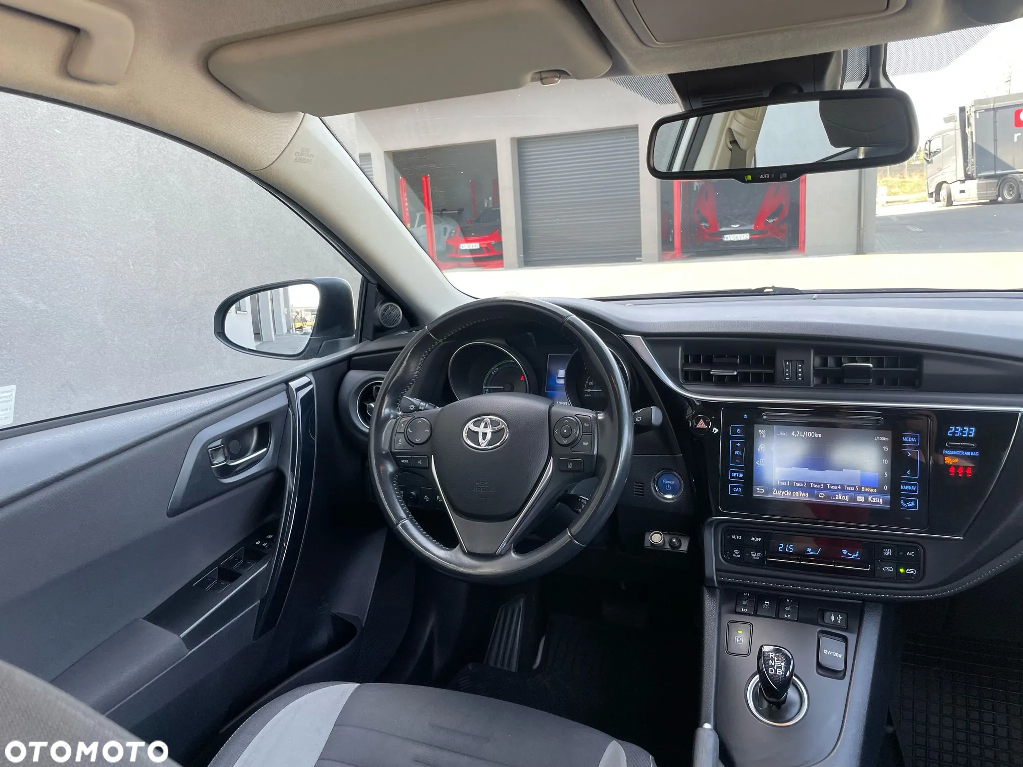 Toyota Auris Hybrid 135 Premium - 29