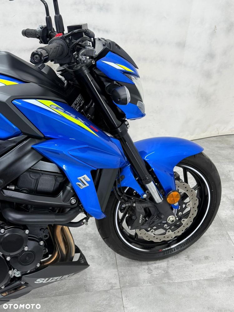 Suzuki GSX - 7