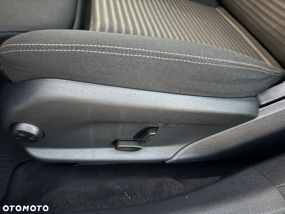 Mercedes-Benz Klasa E 220 d 4Matic 9G-TRONIC Sportstyle Edition - 26