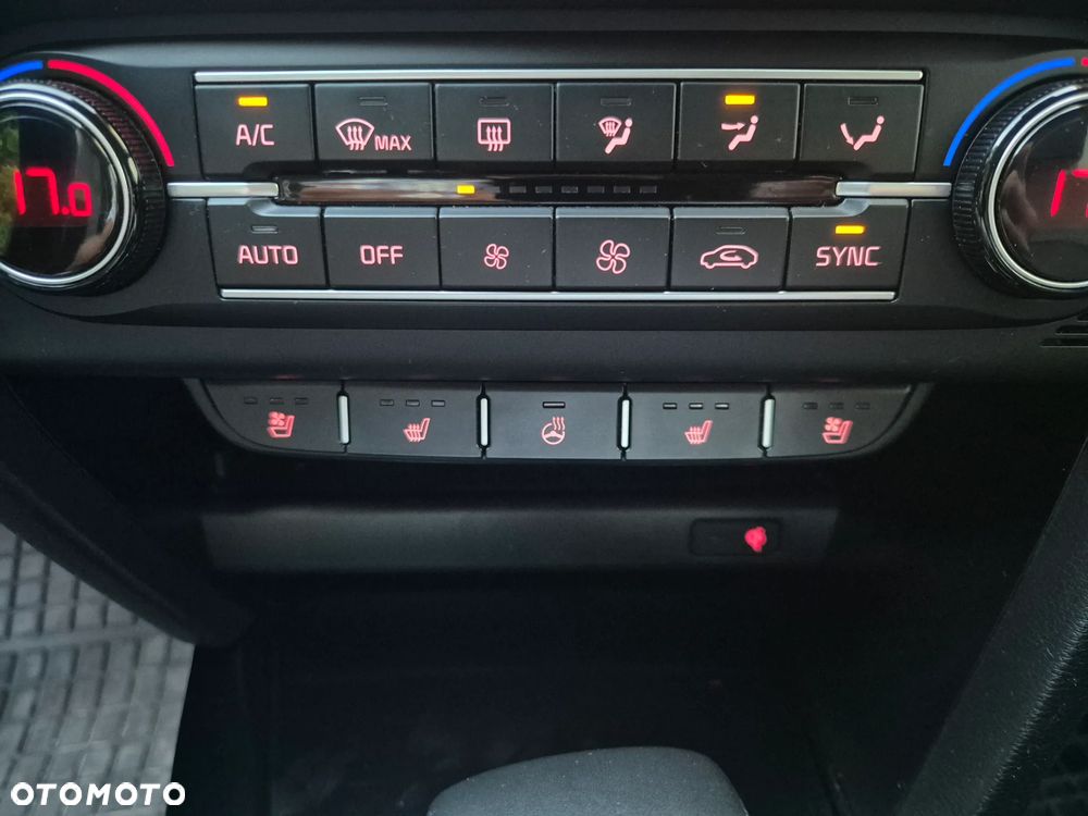 Kia XCeed 1.5 T-GDI L Business Line DCT - 15