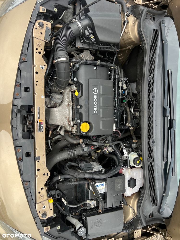 Opel Astra 1.4 Turbo Design Edition - 19