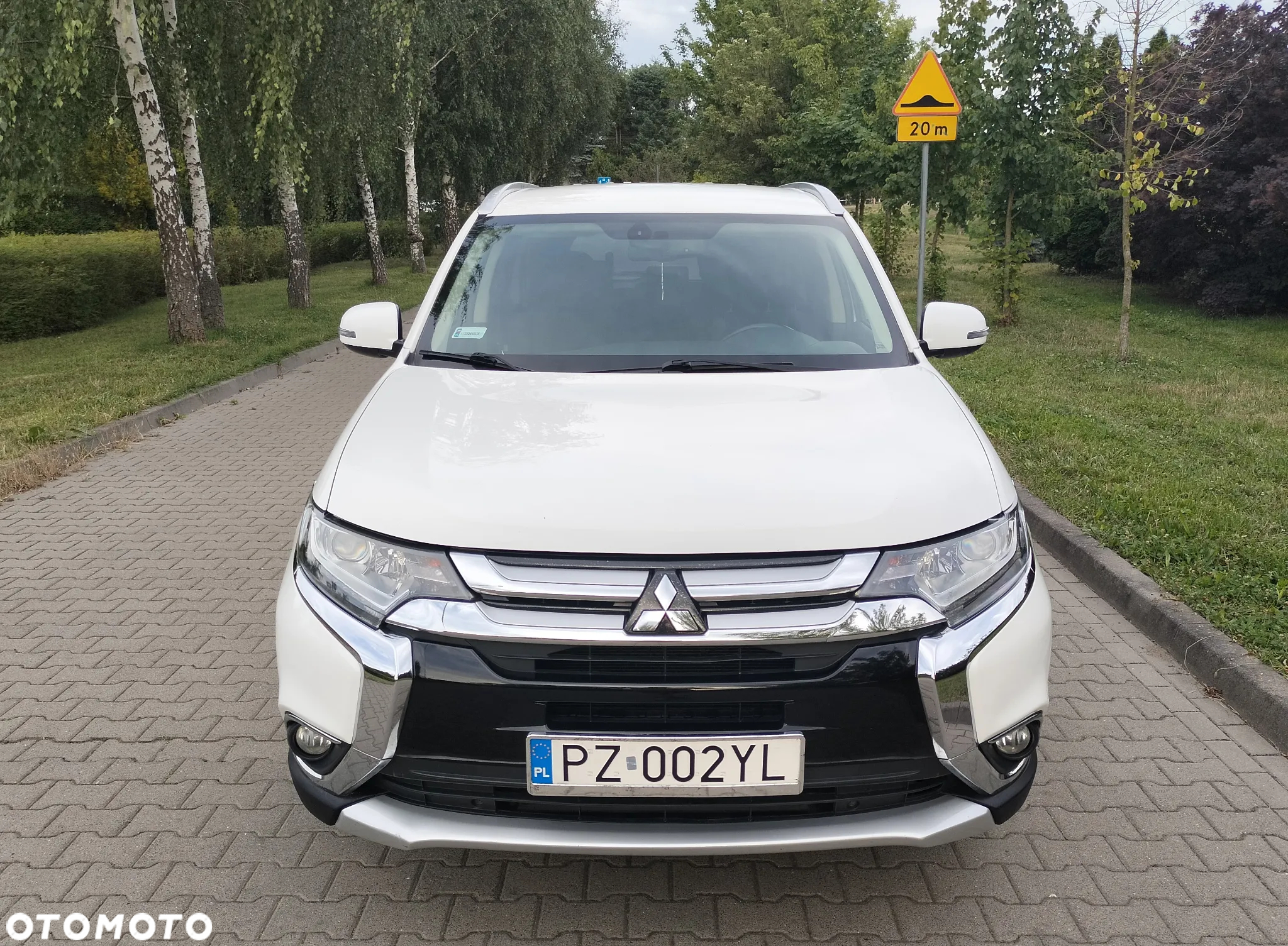 Mitsubishi Outlander - 9