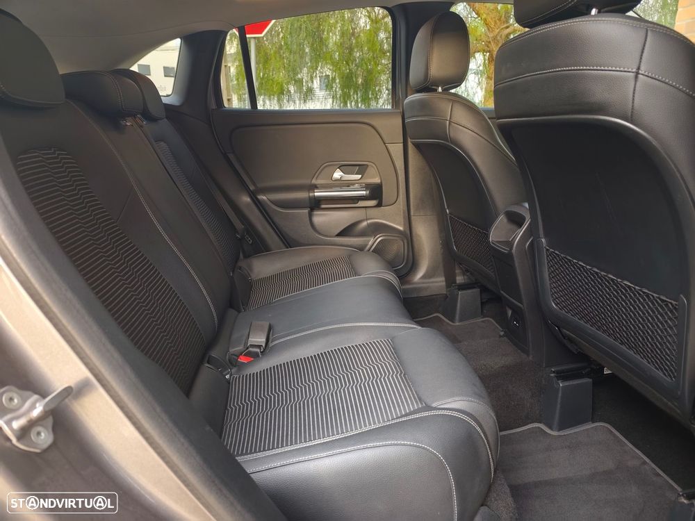 Mercedes-Benz GLA 180 d Progressive - 19