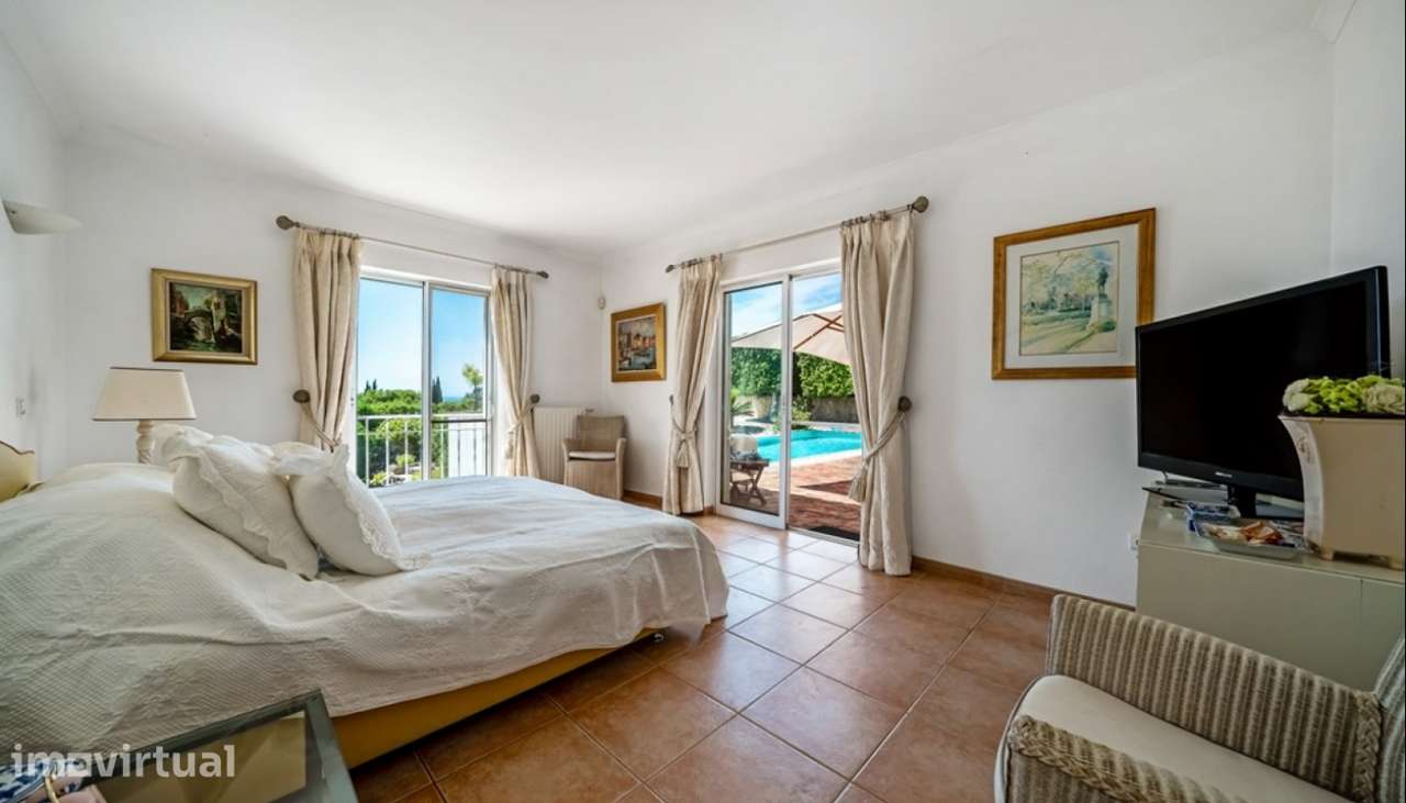 Moradia V4 com vistas para a ria e serra à venda em Lagos, Algarve - Grande imagem: 3/25
