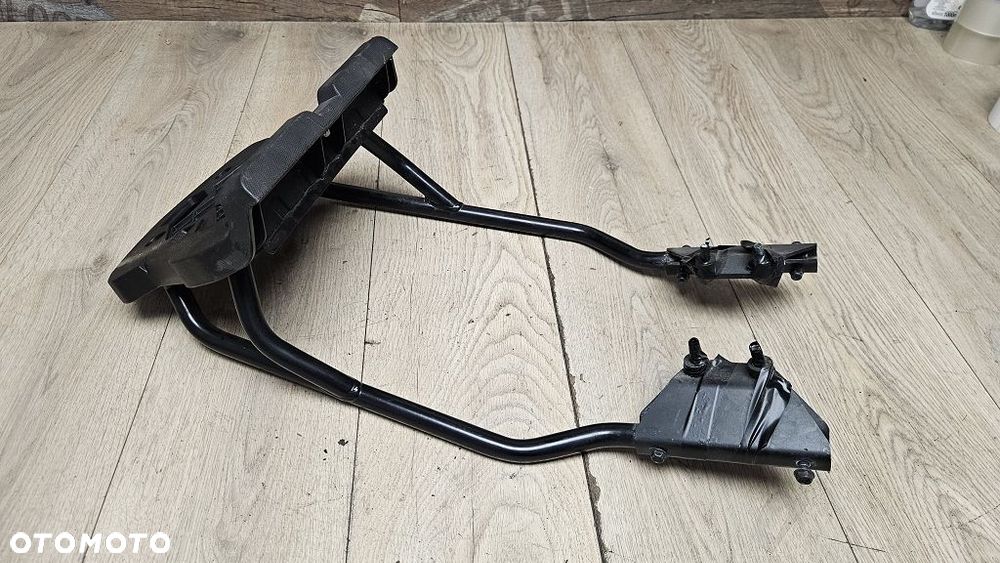 Stelaż Kufra Centralnego na Zadupek Yamaha MT-125 - 2