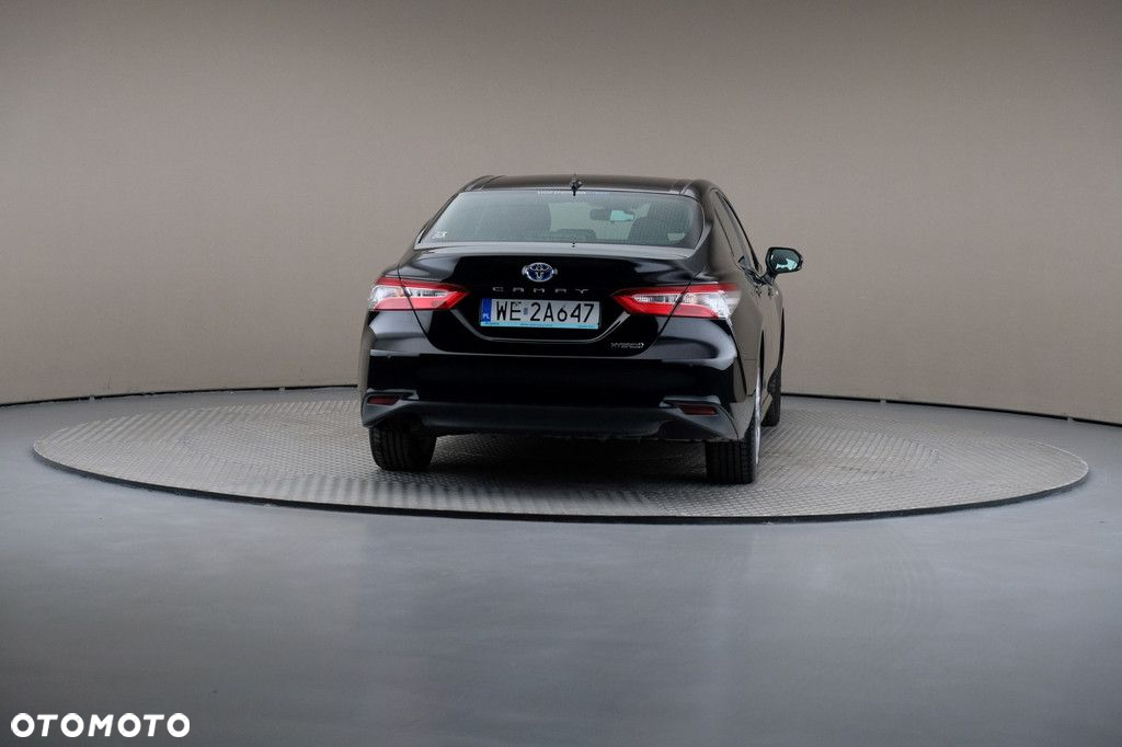 Toyota Camry - 5