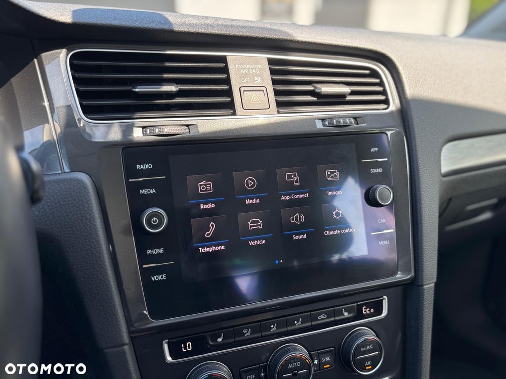 Volkswagen Golf e-Golf - 31