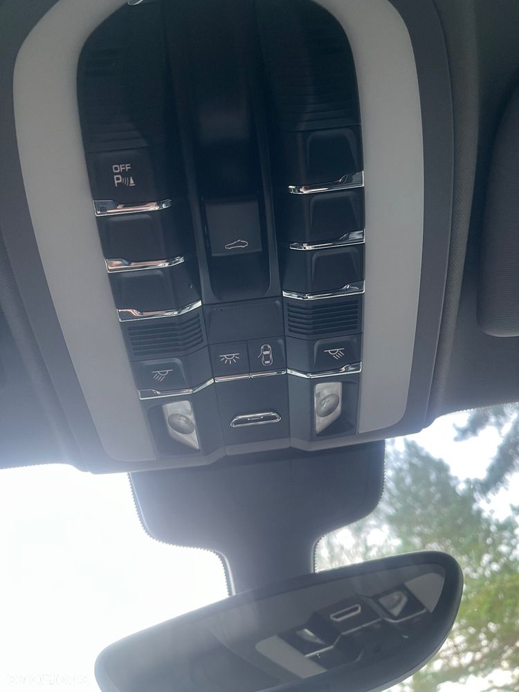 Porsche Panamera 4S - 18
