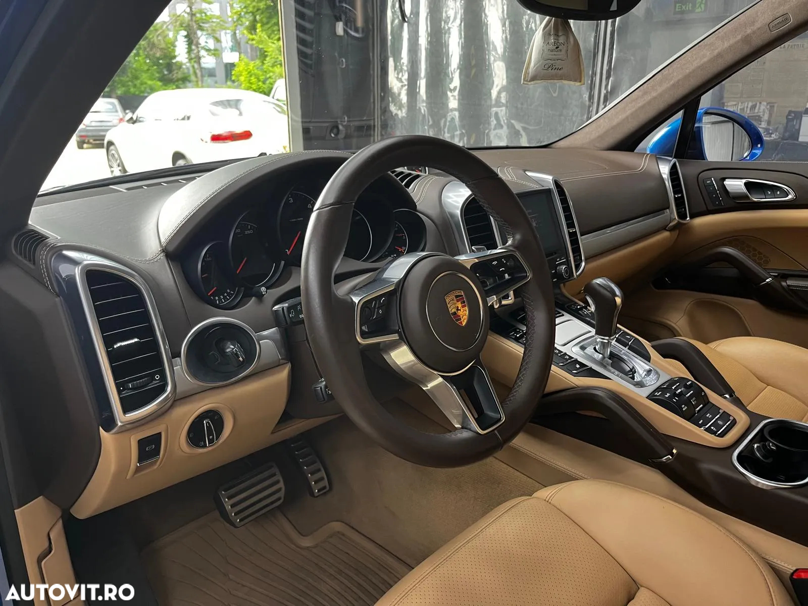 Porsche Cayenne 3.0 L - 21