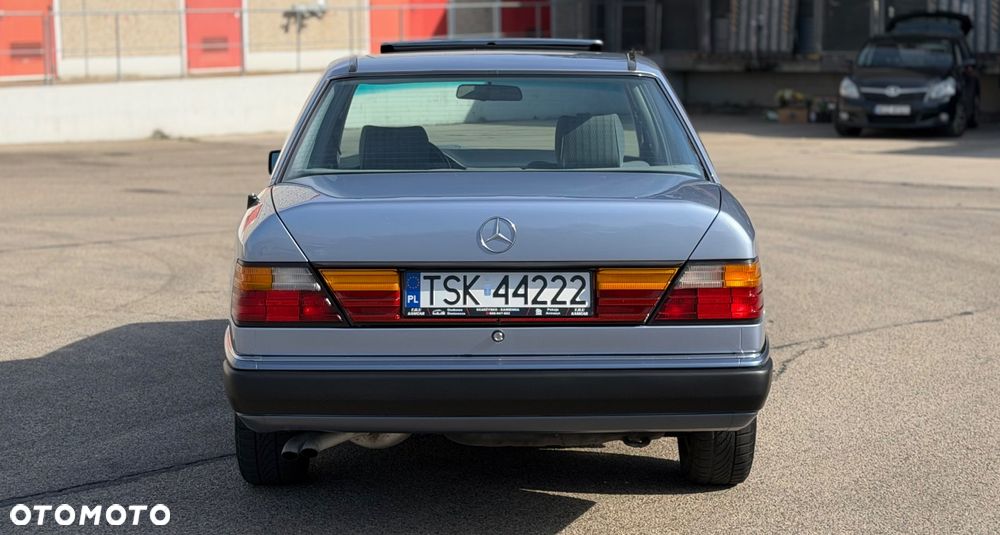 Mercedes-Benz W124 (1984-1993) - 17