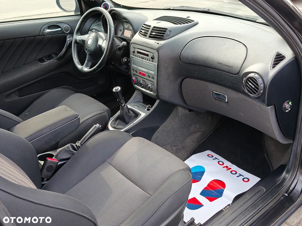 Alfa Romeo 147 1.9 JTD 16V Black Line - 11