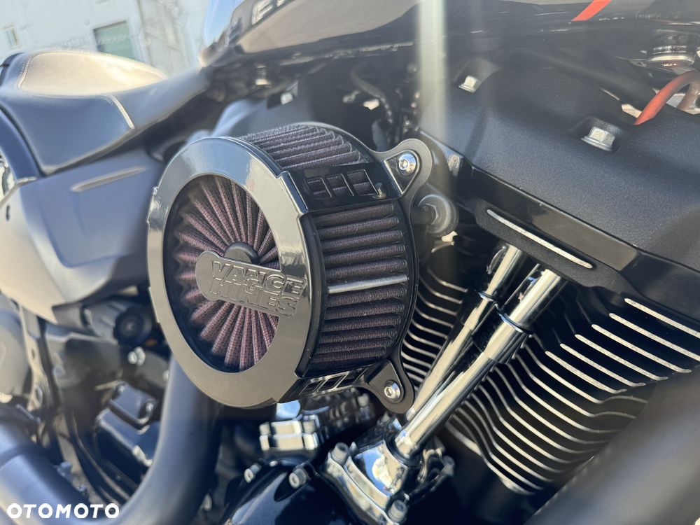 Harley-Davidson Softail FXDR - 4